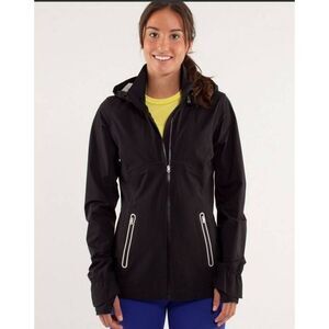 Lululemon Run: Puddle Jumper Jacket Size 8